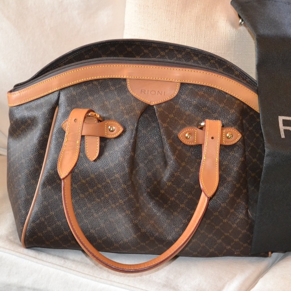 Rioni Handbags - Authentic Rioni RUCHED SATCHEL W/ BUCKLE